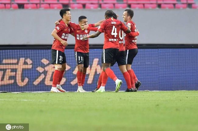 时光流逝，回到老家的吉米发现了阿美18年前从日本寄来的明信片